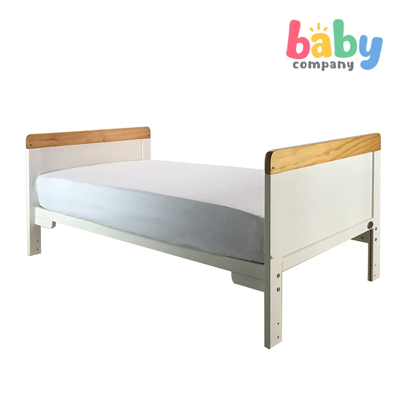 Cuddlebug Fontana 2-In-1 Convertible Crib 28X52 Honey